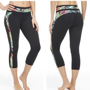 Fabletics Camacan Tropical Capri Pants Leggings XS